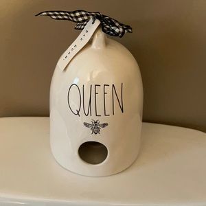 Rae Dunn - QUEEN BEE - birdhouse